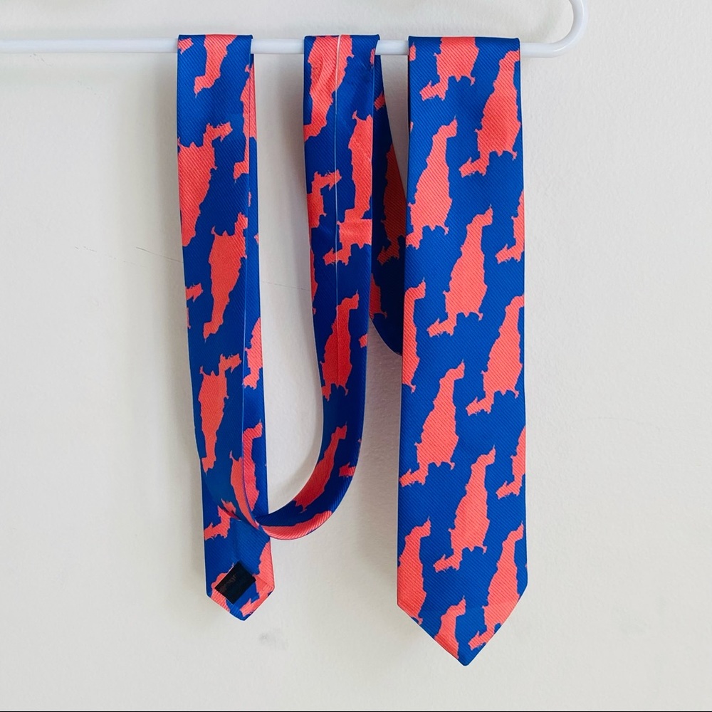 NEW without TAGS Aquidneck Island, RI Map Silhouette Tie